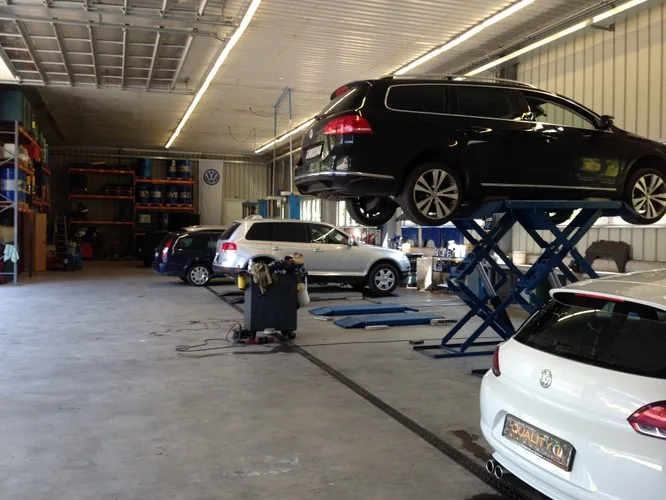 Werkstatt der Garage St. Buser AG