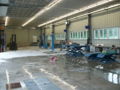 Werkstatt der Garage St. Buser AG. Bild 7